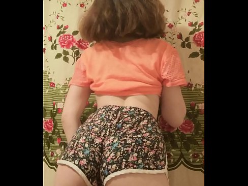 ❤️ Una ghjovana sexy si spoglia i pantaloncini davanti à a camera ❤ Super porn à co.hentai-for.ru ❤