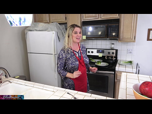 ❤️ Stepmom u munghje in cucina prima di a so data ❤ Super porn à co.hentai-for.ru ❤